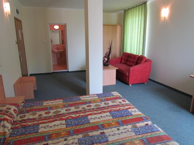 Family Hotel Aurelia Pantai Sunny Luaran gambar